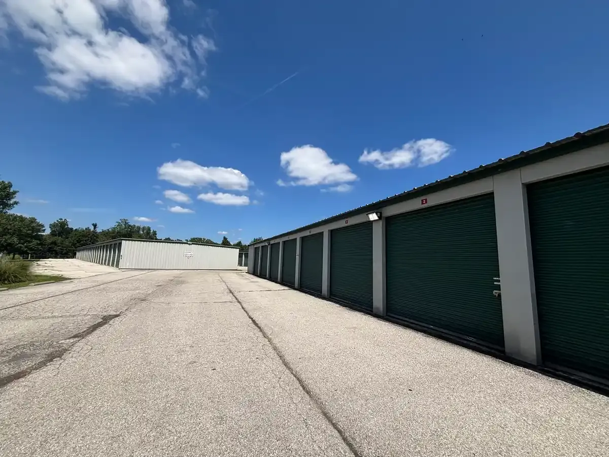 Miles of Storage Cleve Butcher Rd clean and paved storage facility